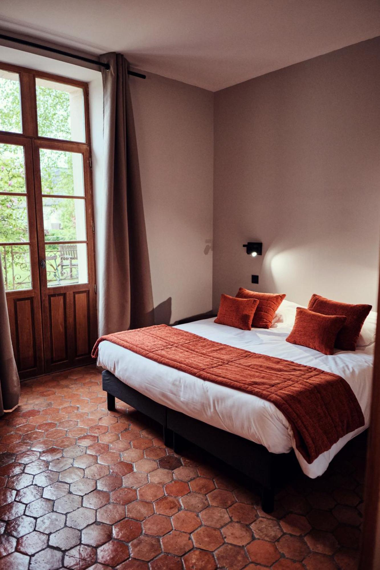 Hostellerie De La Tour D'Auxois Saulieu Luaran gambar