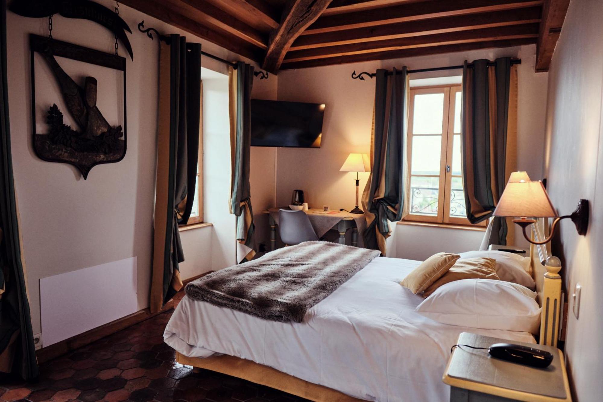 Hostellerie De La Tour D'Auxois Saulieu Luaran gambar