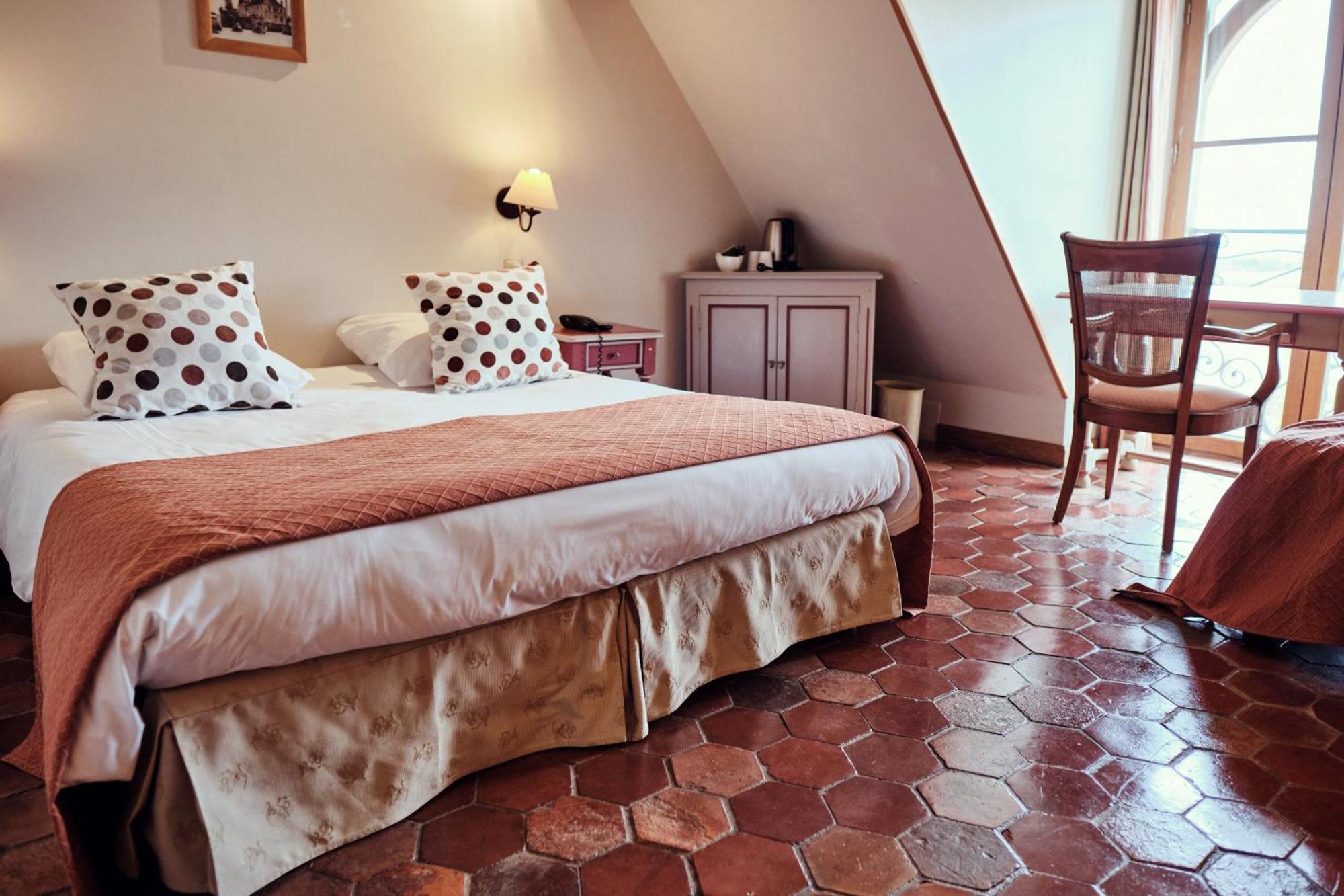 Hostellerie De La Tour D'Auxois Saulieu Luaran gambar