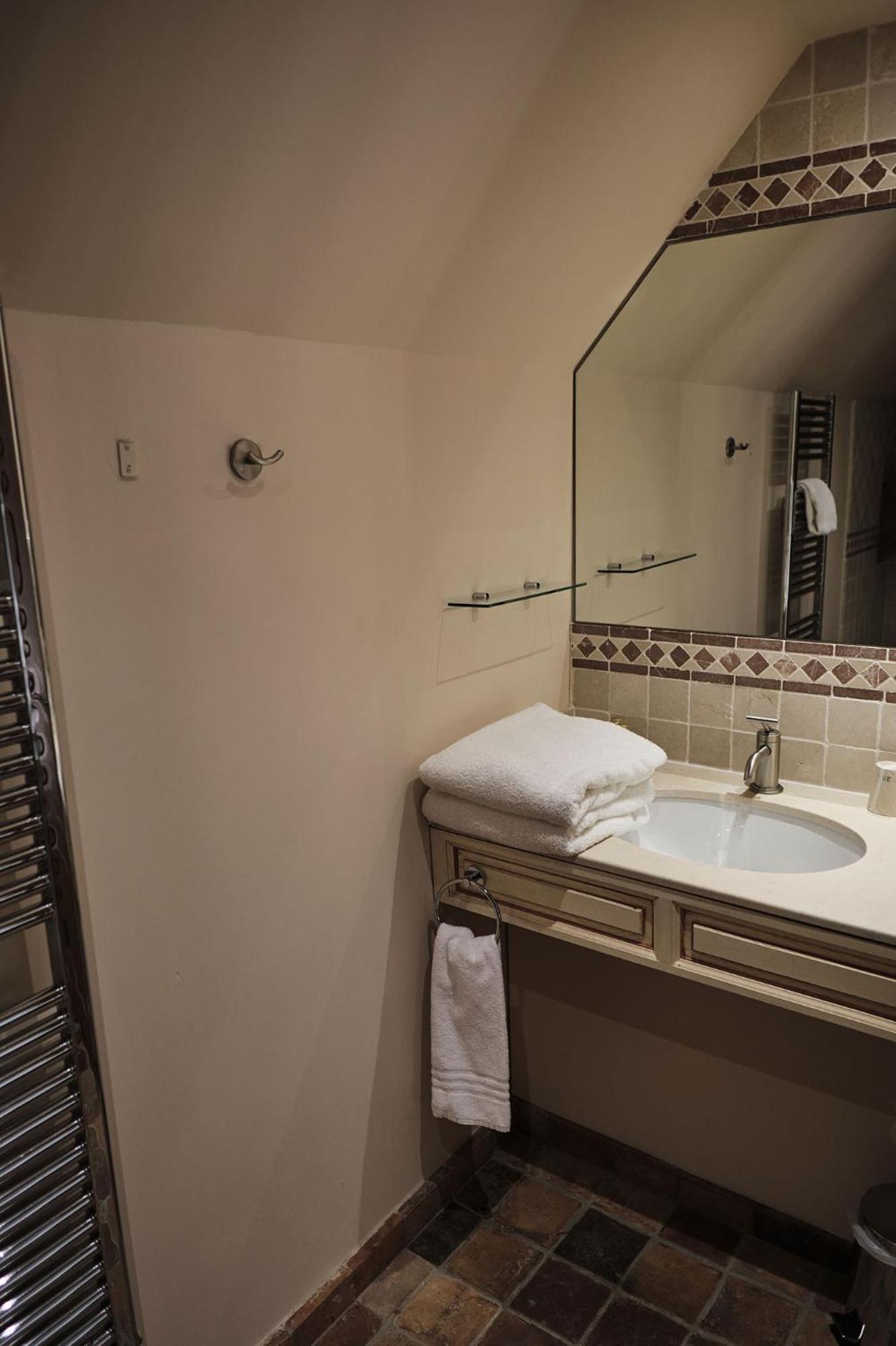Hostellerie De La Tour D'Auxois Saulieu Luaran gambar